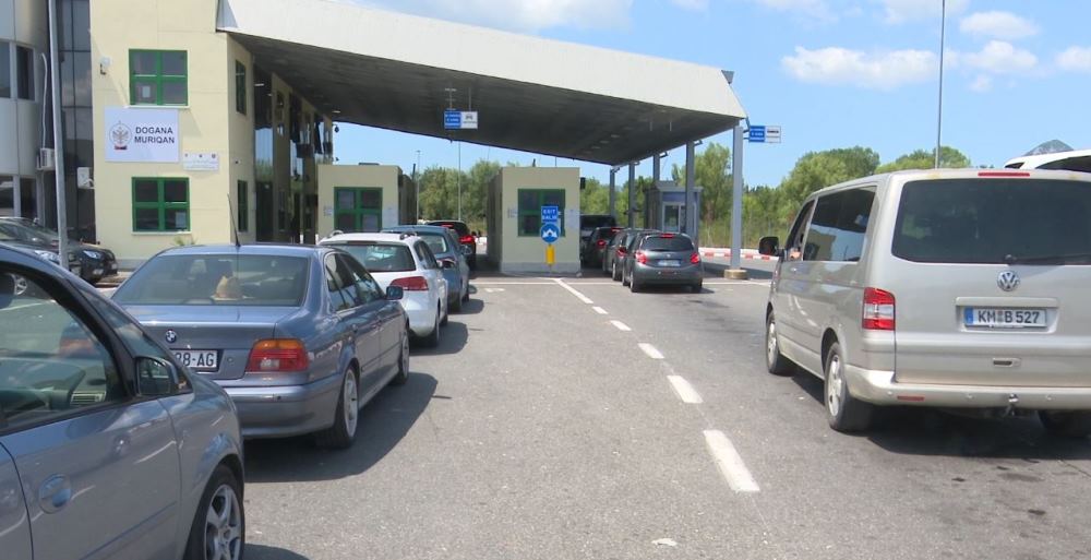 Maqedonia e Veriut lehteson masat, hiqet certifikata e vaksinimit ne kufi